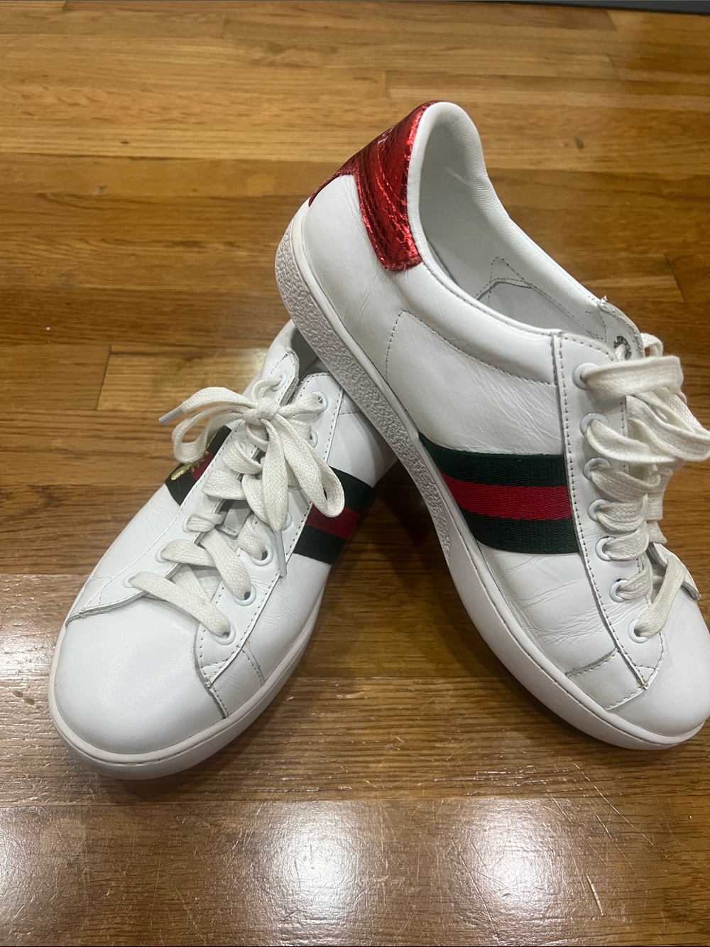 Gucci White Leather Sneakers with Green and Red Web and Metallic Red Heel
